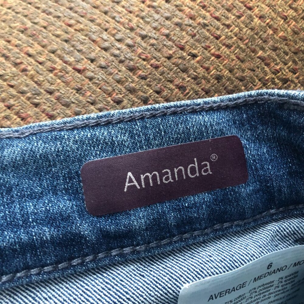 Woman's Gloria Vanderbilt Jeans Size 6 Straight Leg Amanda Like New - Picture 7 of 8